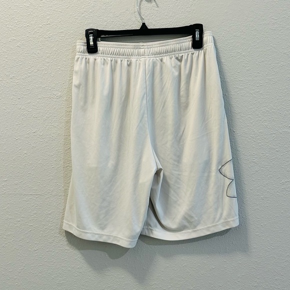 White Under Armour Heatgear Shorts - Picture 3 of 6